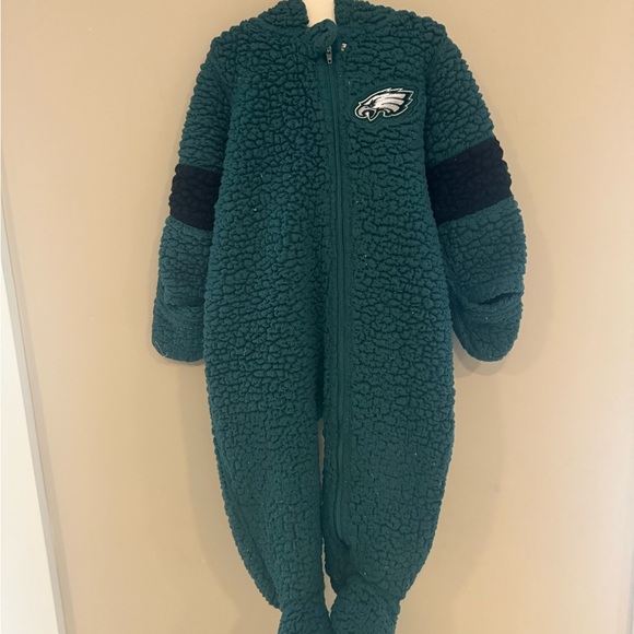 Kids Philadelphia Eagles Sherpa Fleece One Piece with booties mittens and hood - Picture 2 of 4